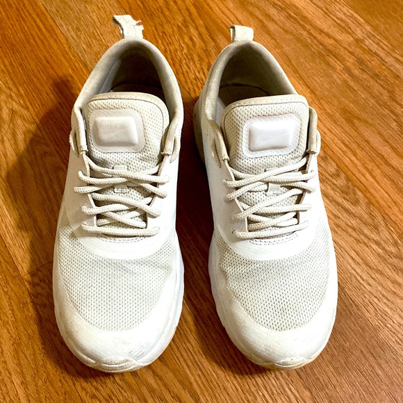 White Nike Air Max Thea size 5 - Picture 2 of 3